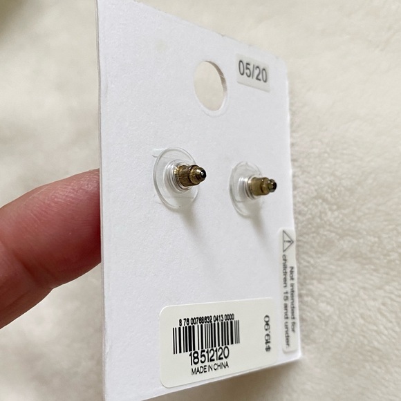 ⭐️ NEW Express Cubic Zirconia Earrings - Picture 3 of 5